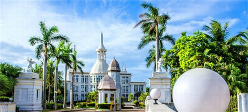 前郭尔罗斯蒙古族自治县酸菜鱼开店是加盟还是自营好，在前郭尔罗斯蒙古族自治县开鱼言学加盟店竞争大吗